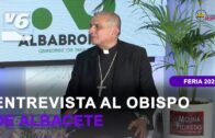 Actuación de Jairo deRemache en el stand de JCMM